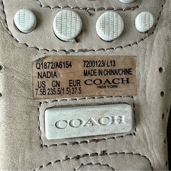 Coach Beige Nadia Moccasins - Leather Driving Shoes with Tassels - Size: 7.5 - Picture 7 of 13